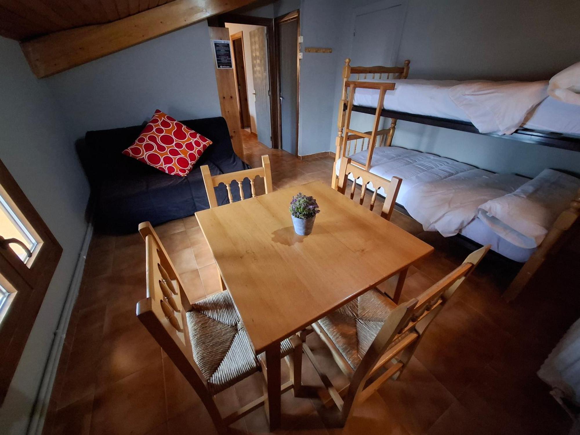 Hostal Casa Pirineus & Deportes De Aventura Baró Exteriör bild